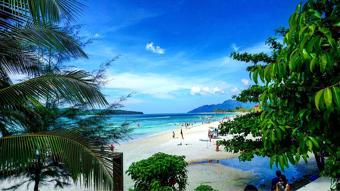 Pantai Cenang Shoreline